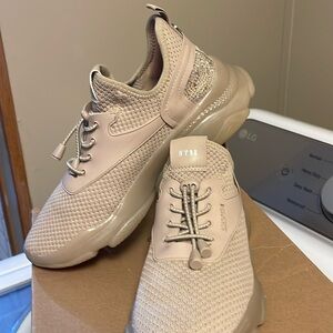 Steve Madden nude shoes, size 10